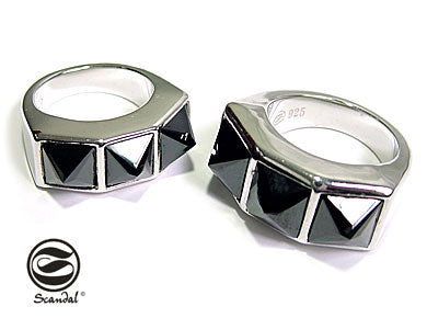 Three Black Spikes Ring ペア・アイテム