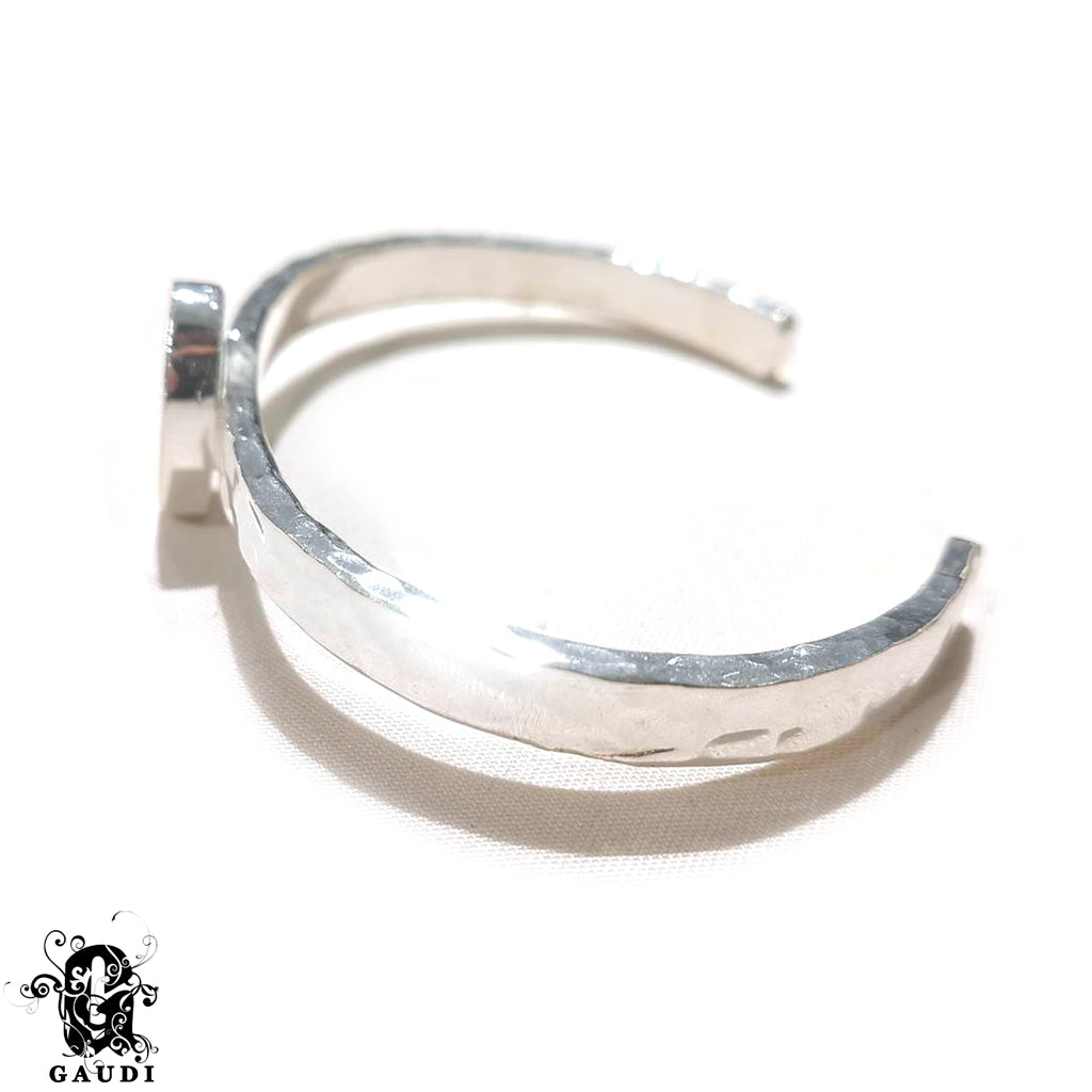 Oval