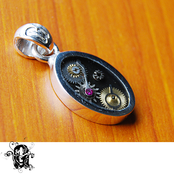 Watchtype Pendant