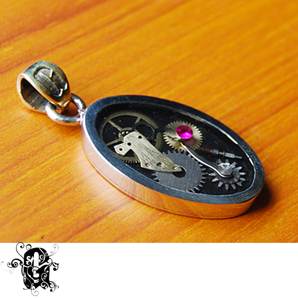 Watchtype Pendant
