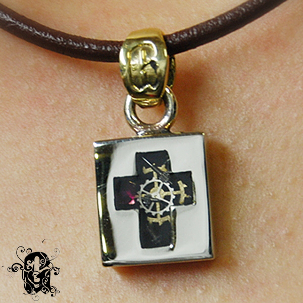 Watchtype Pendant