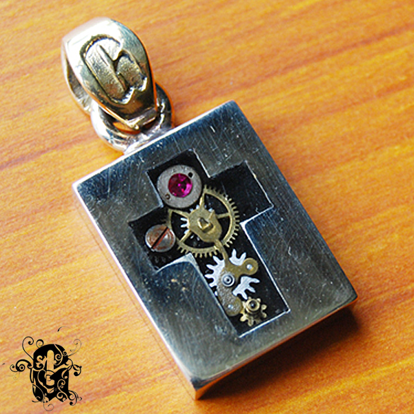 Watchtype Pendant