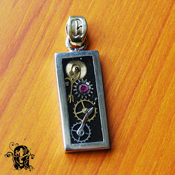 Watchtype Pendant