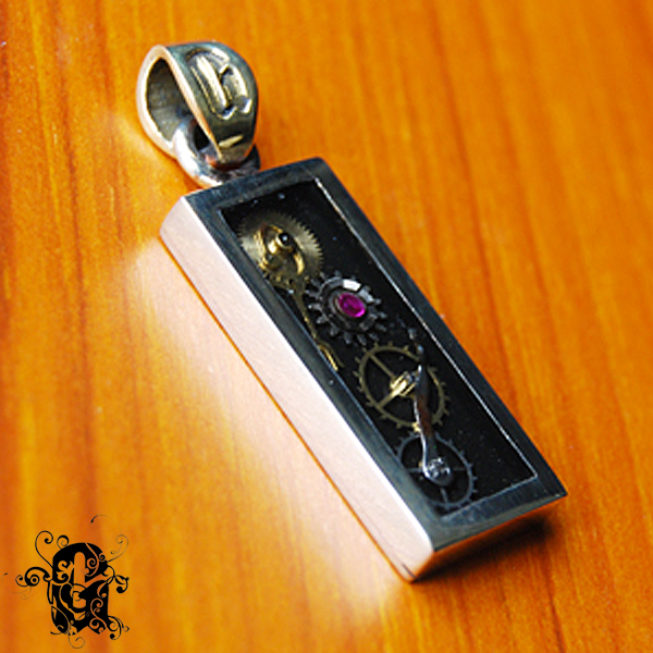 Watchtype Pendant