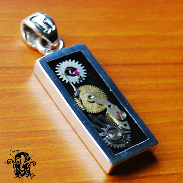 Watchtype Pendant
