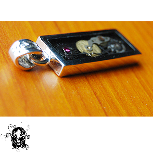 Watchtype Pendant