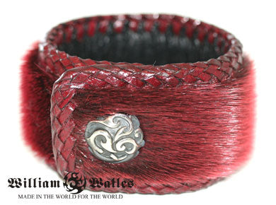 Azarashi Kawa Red Bangle Lady レザーブレスレット