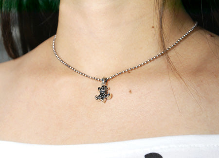 Black Flordelis Charm シルバー ペンダント