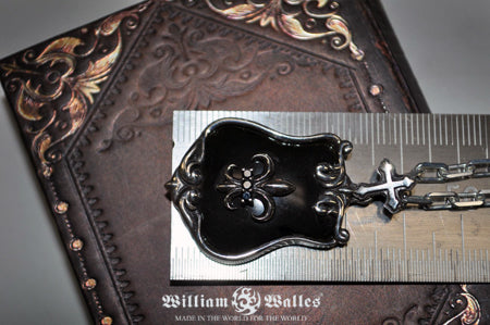 Black Fluir Shield Pendant シルバー ペンダント