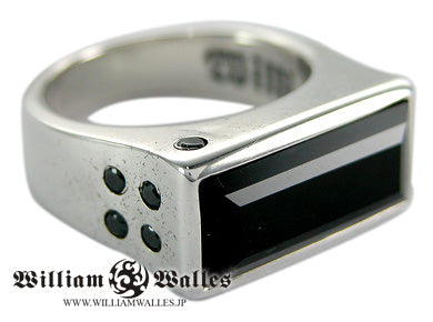 Black Light Ring