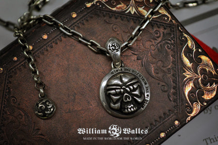 Cranium Chaos Necklace シルバー ペンダント