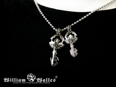 Cross Axe Pendant Pair ペア・アイテム