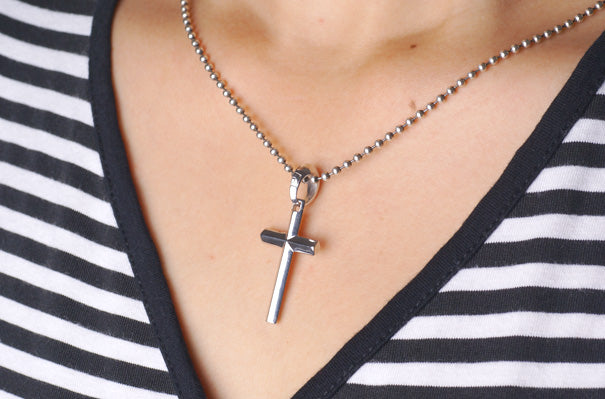 DeMario Cross Pendant シルバー ペンダント