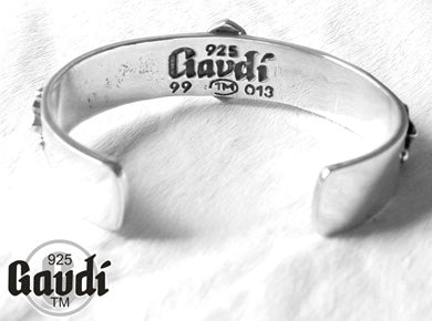 Gaudi シルバー バングル