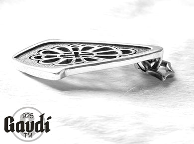Gaudi シルバー ペンダント