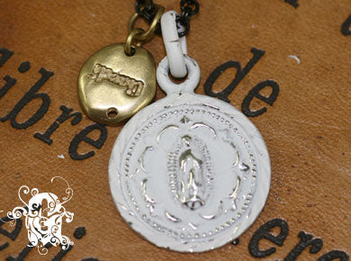 Gaudi White Medalion シルバー ペンダント