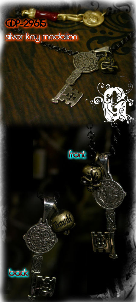 Silver Key Medalion シルバー ペンダント