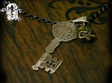 Silver Key Medalion シルバー ペンダント