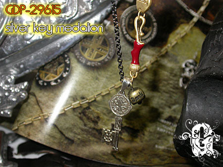 Silver Key Medalion シルバー ペンダント