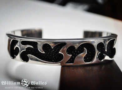 Gothic Curves Stingray Bangle シルバー バングル