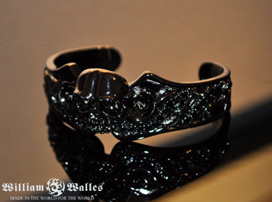 Heroic Skull Bangle Black Plating