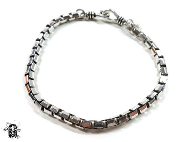 LAOR CHAIN