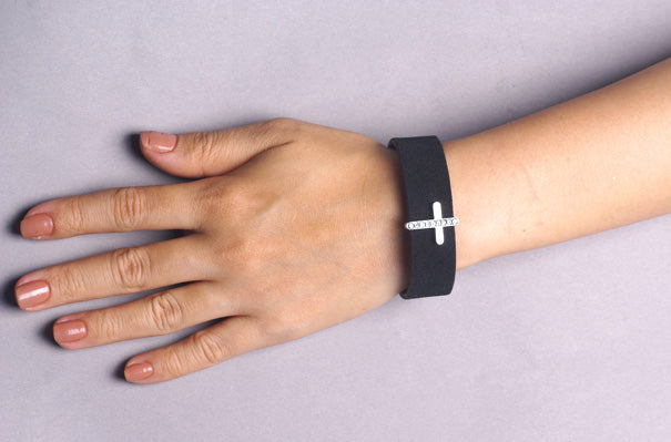 Middle Cross Bracelet レザーブレスレット