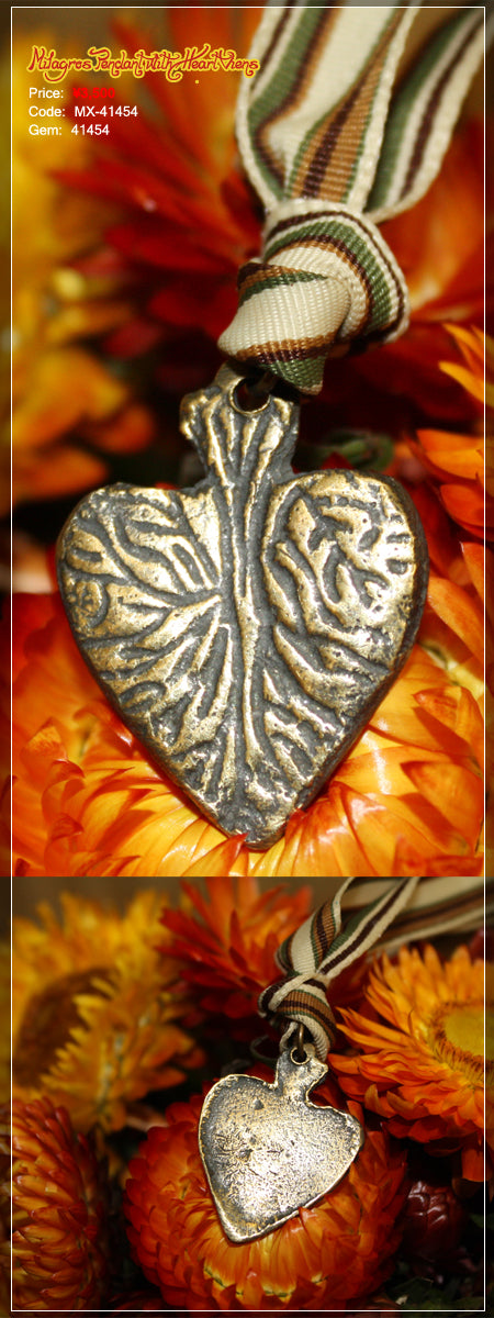Milagros Pendant with Heart Viens