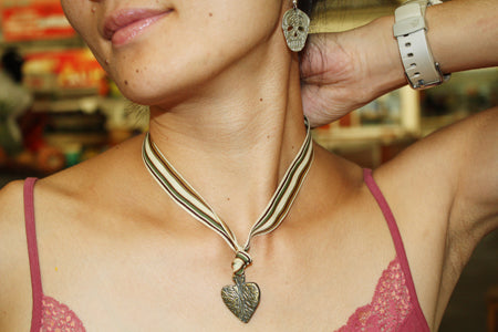 Milagros Pendant with Heart Viens