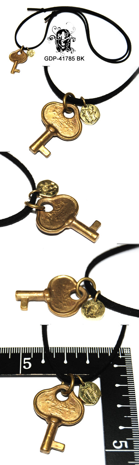 Old Gaudi Key Black