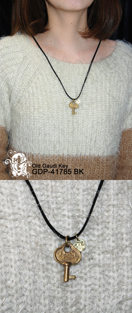 Old Gaudi Key Black