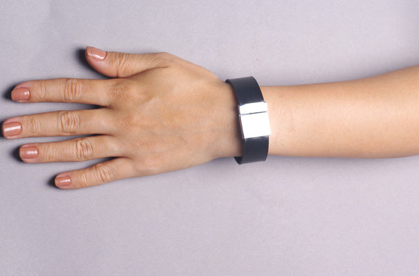 Plain Black Bracelet レザーブレスレット