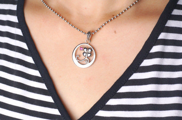 Red Stone Petal シルバー ペンダント