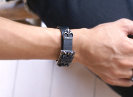 Reflect Wristlet レザーブレスレット