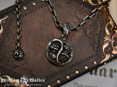 Skull Face Upside-down Necklace シルバー ペンダン
