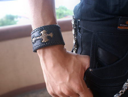 Snake Cross Bracelet レザーブレスレット