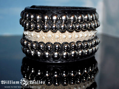 Sting Bangle レザーブレスレット