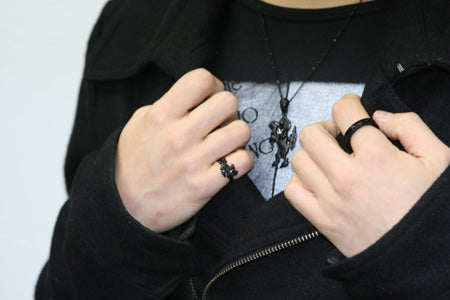 Upright Black Unicorn Pendant シルバー ペンダント